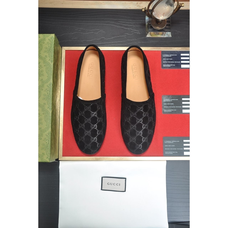 G*u*i leather shoes